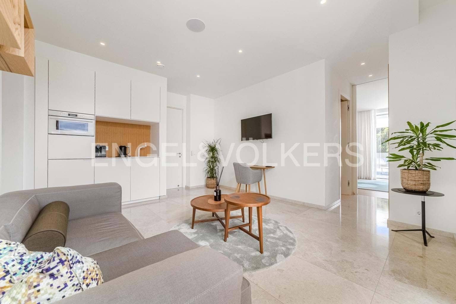 6 bedroom Villa for sale in Guia de Isora with pool garage - € 8,500,000 (Ref: 9444501)