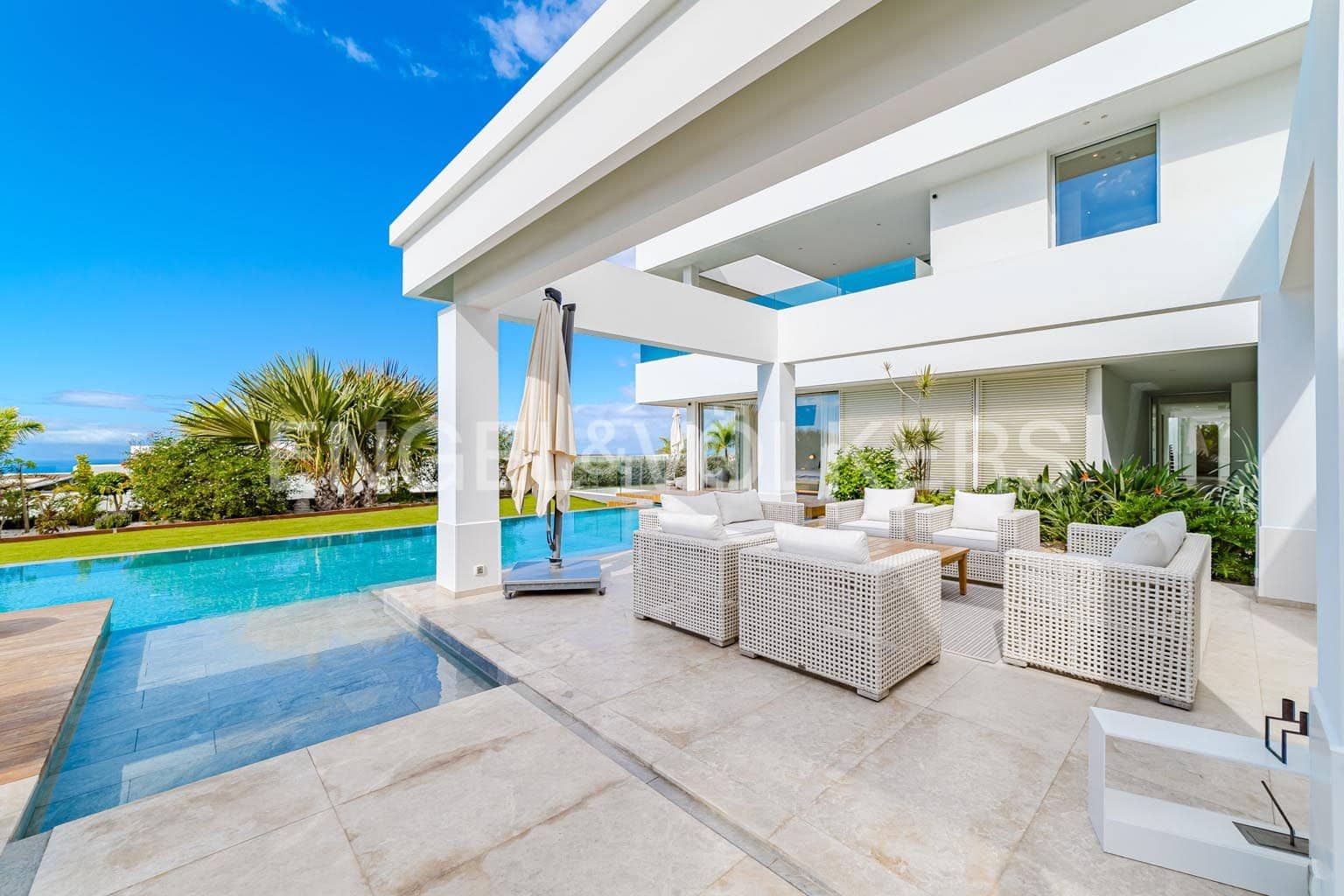 6 bedroom Villa for sale in Guia de Isora with pool garage - € 8,500,000 (Ref: 9444501)