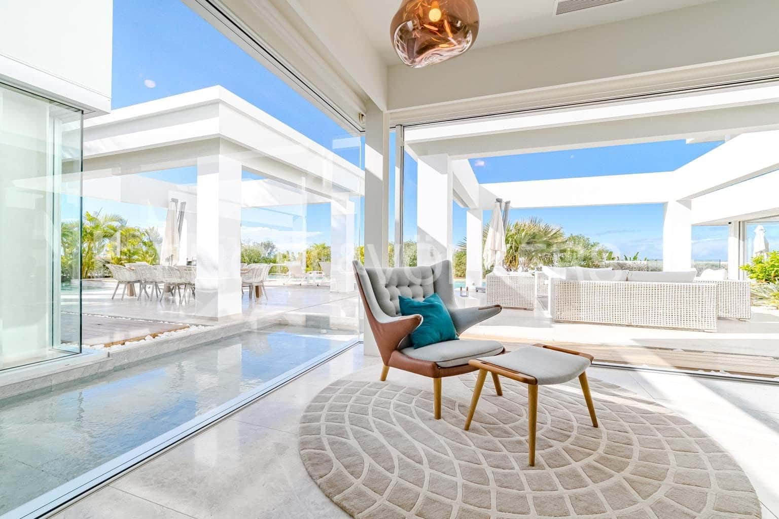 6 bedroom Villa for sale in Guia de Isora with pool garage - € 8,500,000 (Ref: 9444501)