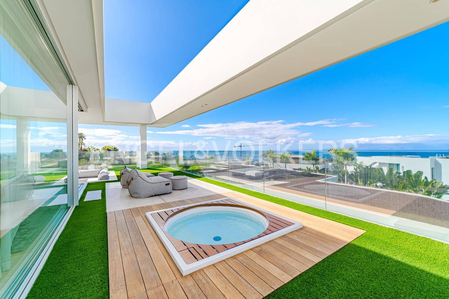 6 bedroom Villa for sale in Guia de Isora with pool garage - € 8,500,000 (Ref: 9444501)