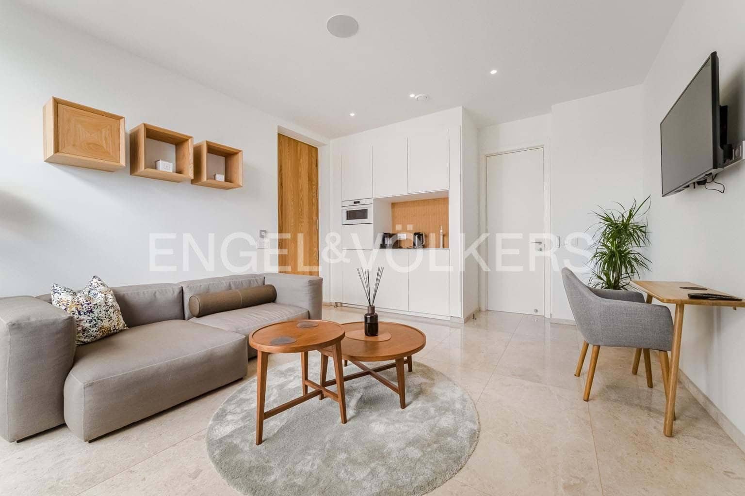 6 bedroom Villa for sale in Guia de Isora with pool garage - € 8,500,000 (Ref: 9444501)