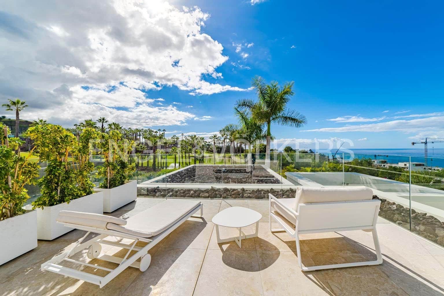 6 bedroom Villa for sale in Guia de Isora with pool garage - € 8,500,000 (Ref: 9444501)