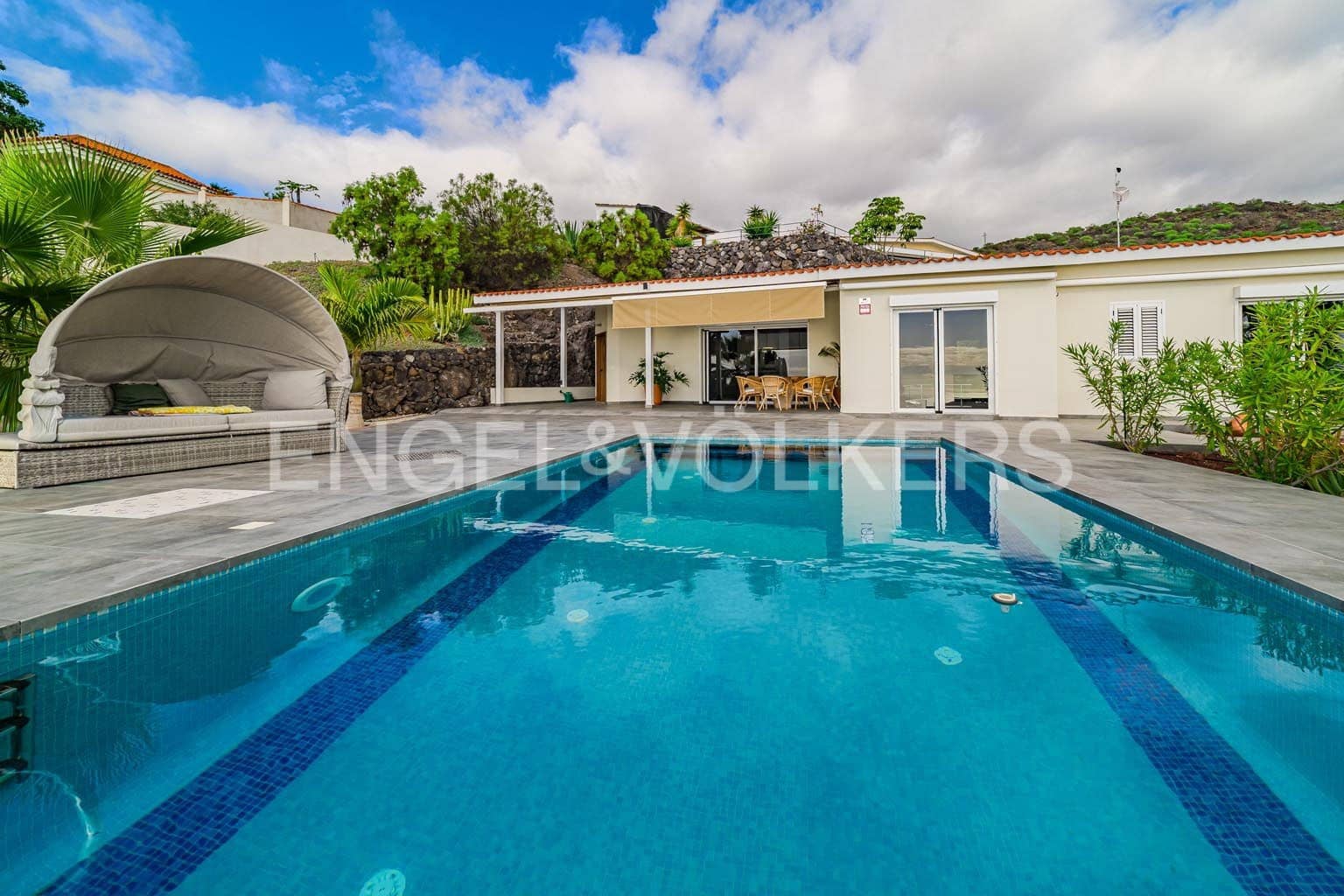 3 slaapkamer Villa te koop in Guia de Isora met zwembad garage - € 1.320.000 (Ref: 9454738)