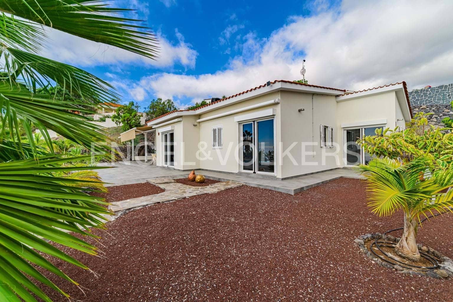 3 slaapkamer Villa te koop in Guia de Isora met zwembad garage - € 1.320.000 (Ref: 9454738)