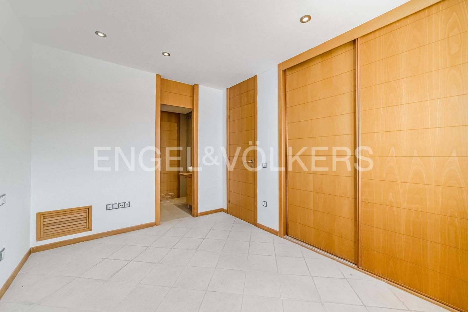 3 sypialnia Apartament na sprzedaż w Playa Paraiso z basenem - 479 000 € (Ref: 9459474)