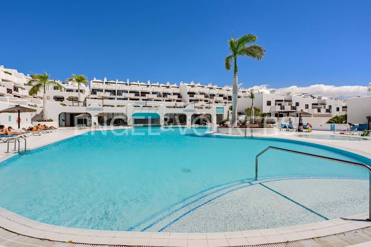 3 sypialnia Apartament na sprzedaż w Playa Paraiso z basenem - 479 000 € (Ref: 9459474)