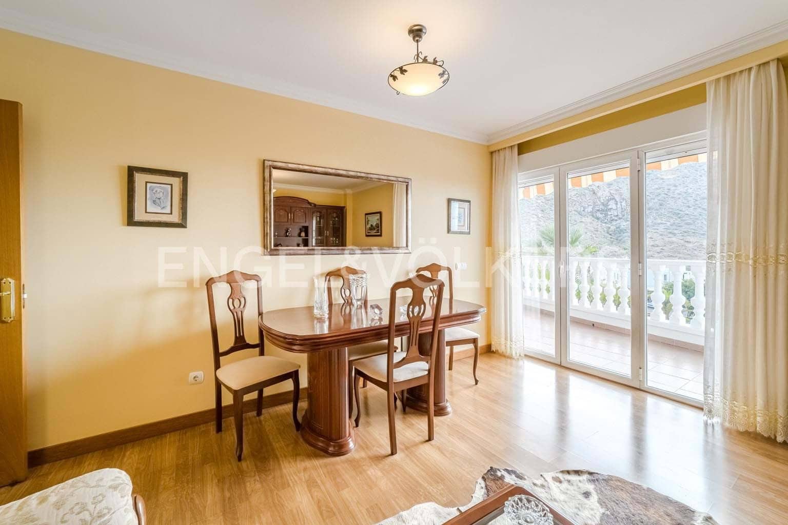 3 sovrum Lägenhet till salu i Los Cristianos med pool - 410 000 € (Ref: 9459475)