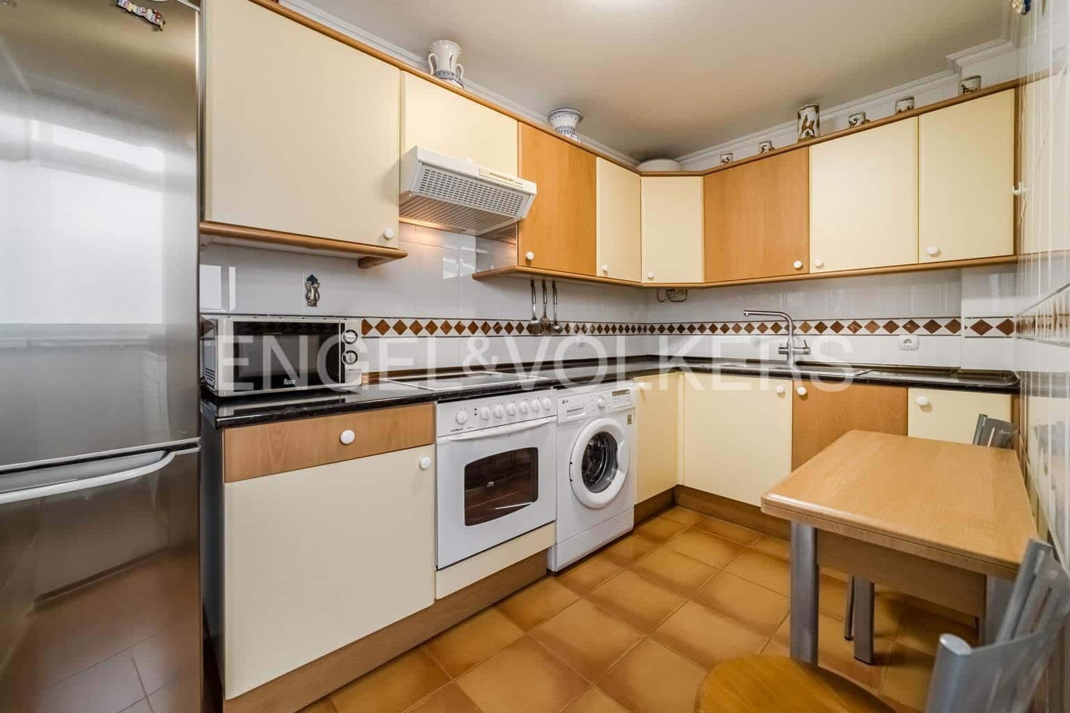 3 sovrum Lägenhet till salu i Los Cristianos med pool - 410 000 € (Ref: 9459475)