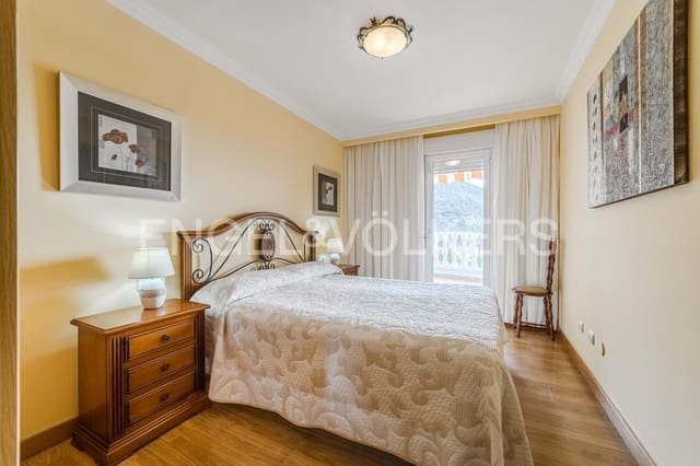 Apartamento de 3 habitaciones en Los Cristianos, Arona en venta con piscina - 410.000 € (Ref: 9459475)