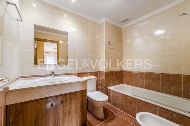 Apartamento de 3 habitaciones en Los Cristianos, Arona en venta con piscina - 410.000 € (Ref: 9459475)