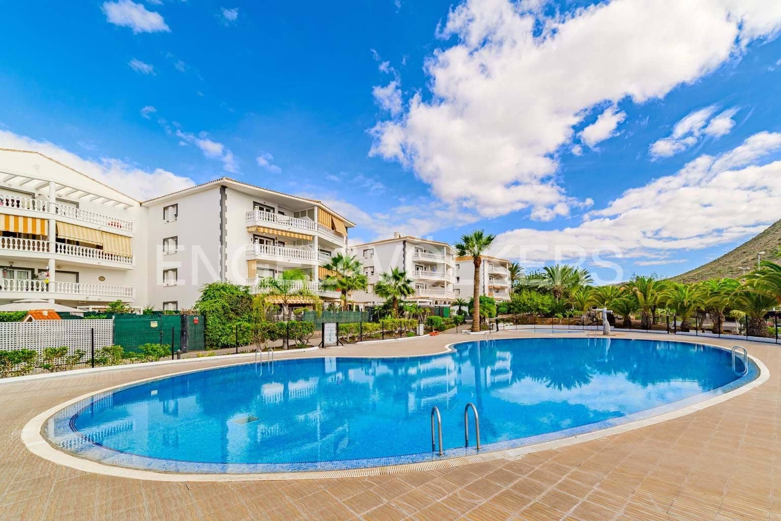 3 sovrum Lägenhet till salu i Los Cristianos med pool - 410 000 € (Ref: 9459475)