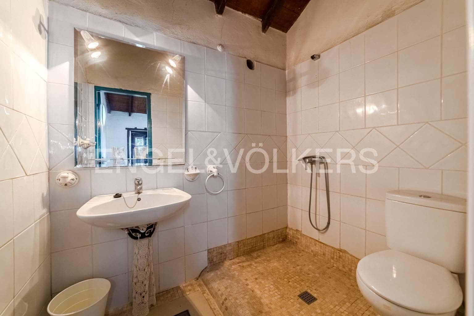 9 Zimmer Villa zu verkaufen in Arona - 799.000 € (Ref: 9465933)