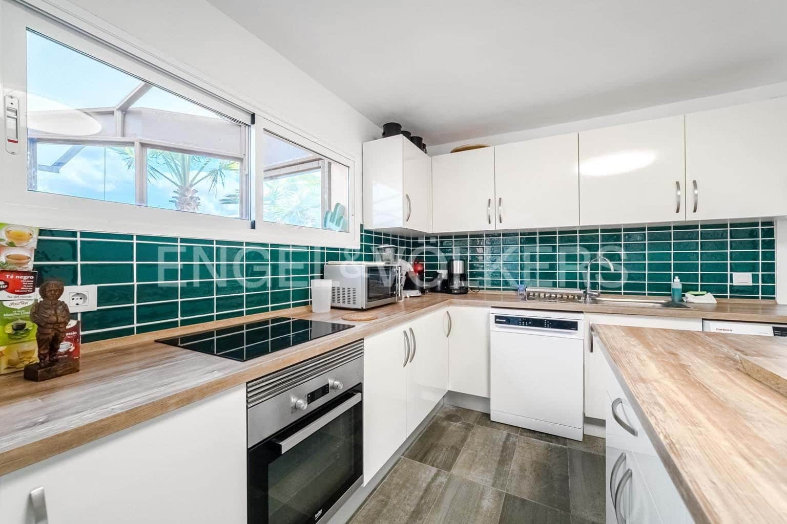 9 Zimmer Villa zu verkaufen in Arona - 799.000 € (Ref: 9465933)