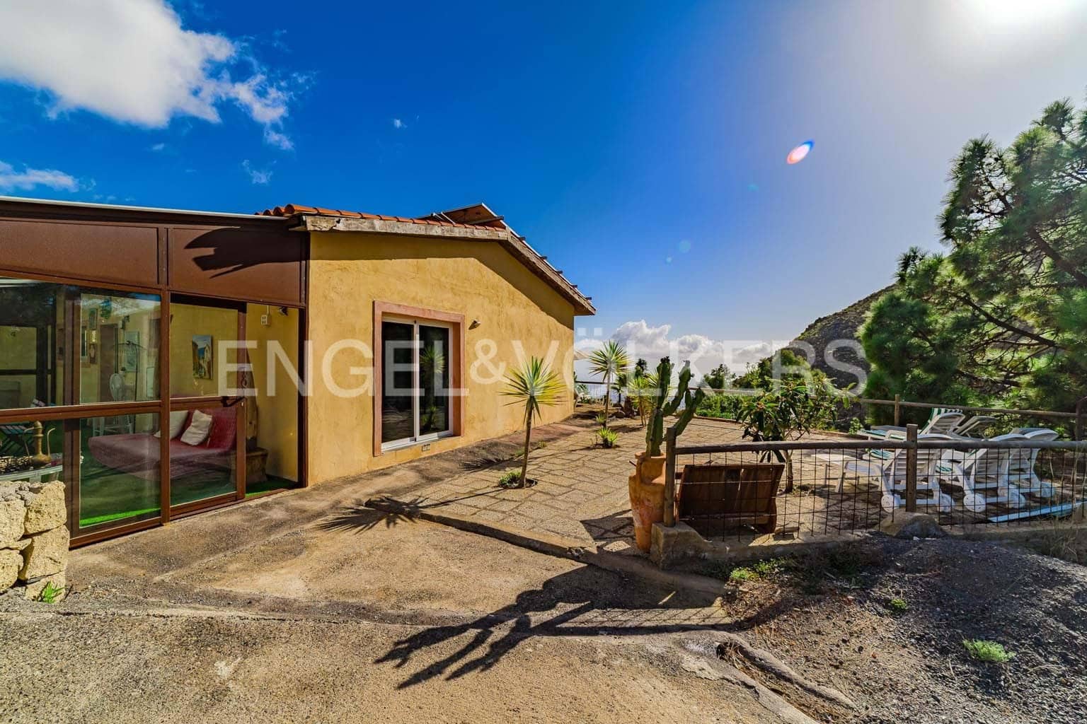 9 Zimmer Villa zu verkaufen in Arona - 799.000 € (Ref: 9465933)