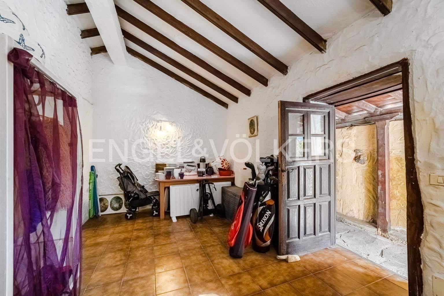 9 Zimmer Villa zu verkaufen in Arona - 799.000 € (Ref: 9465933)