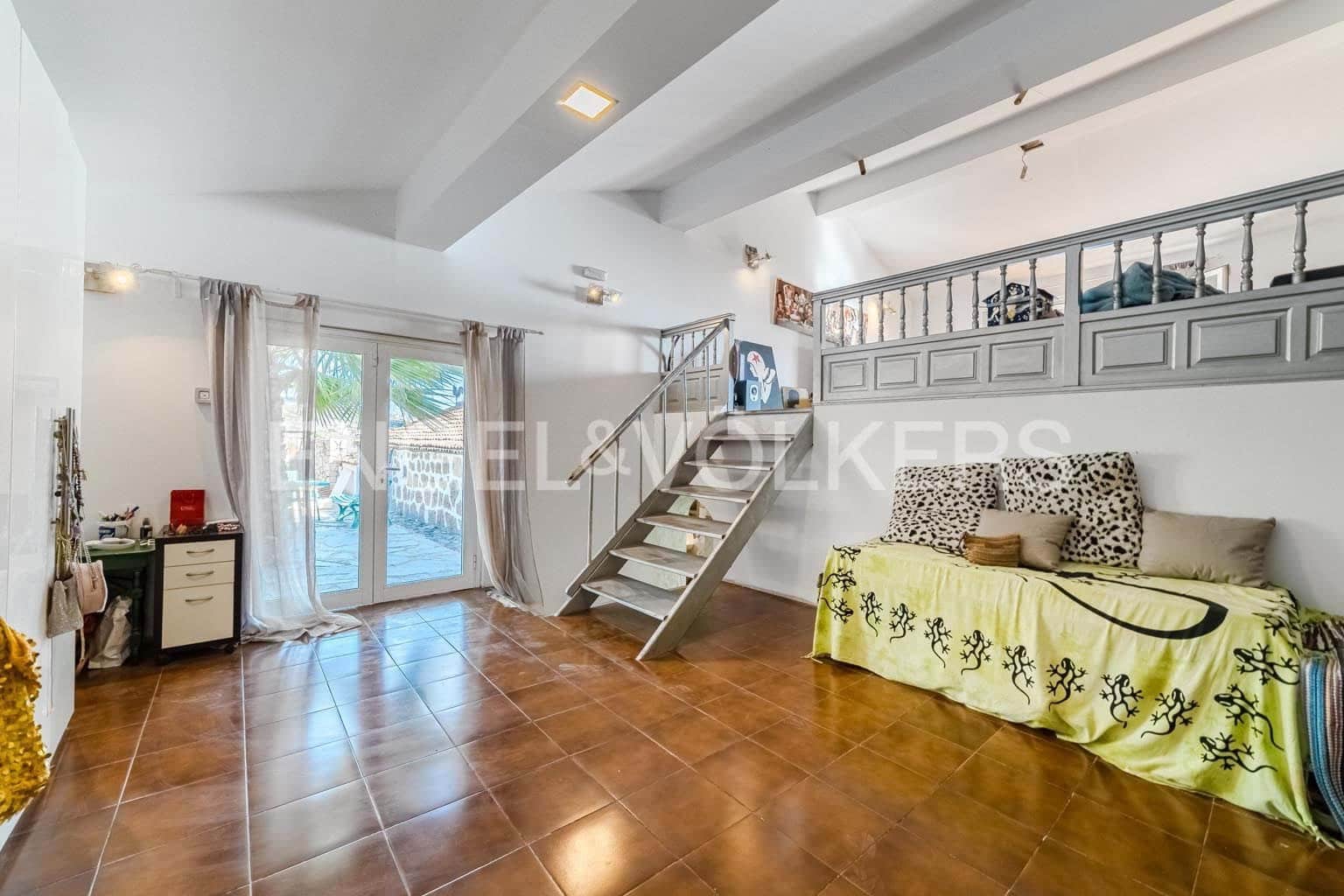 9 Zimmer Villa zu verkaufen in Arona - 799.000 € (Ref: 9465933)