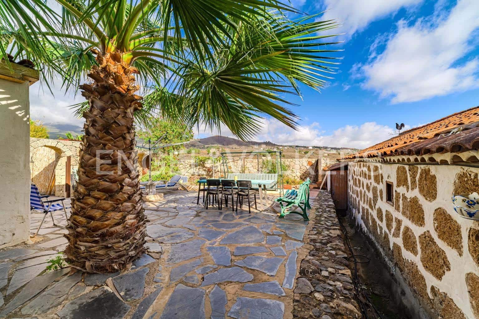 9 Zimmer Villa zu verkaufen in Arona - 799.000 € (Ref: 9465933)