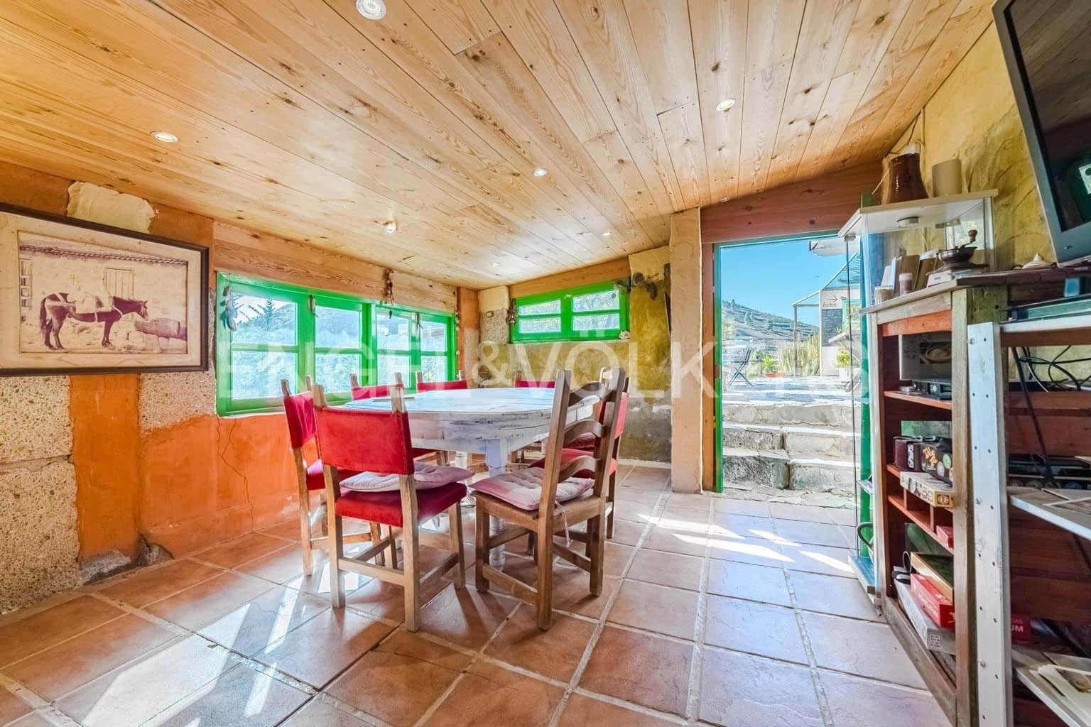 9 Zimmer Villa zu verkaufen in Arona - 799.000 € (Ref: 9465933)