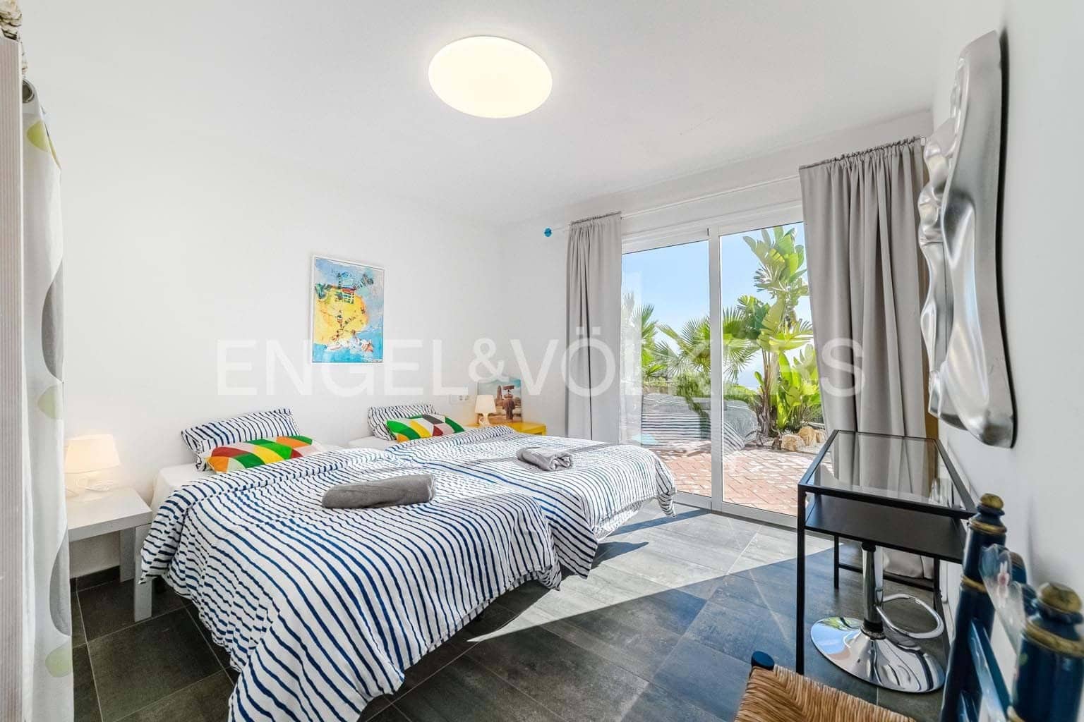 9 Zimmer Villa zu verkaufen in Arona - 799.000 € (Ref: 9465933)