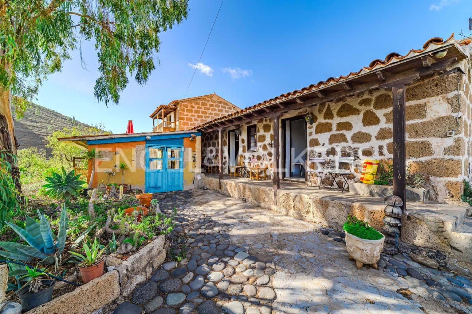 9 Zimmer Villa zu verkaufen in Arona - 799.000 € (Ref: 9465933)