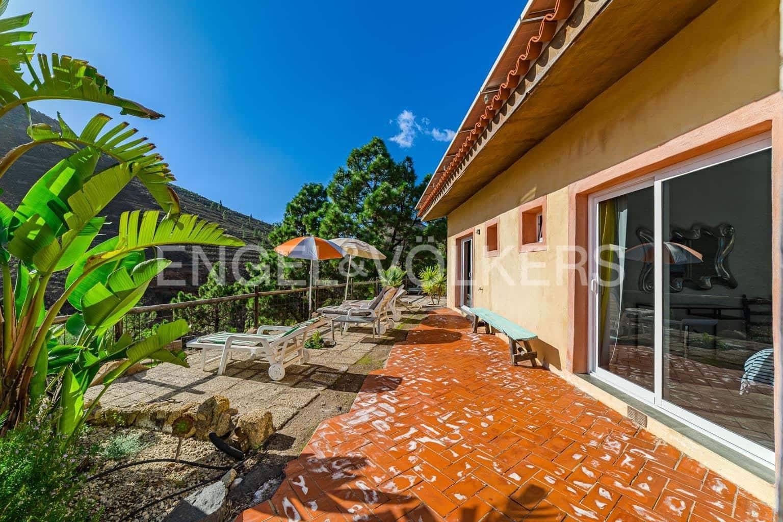 9 Zimmer Villa zu verkaufen in Arona - 799.000 € (Ref: 9465933)