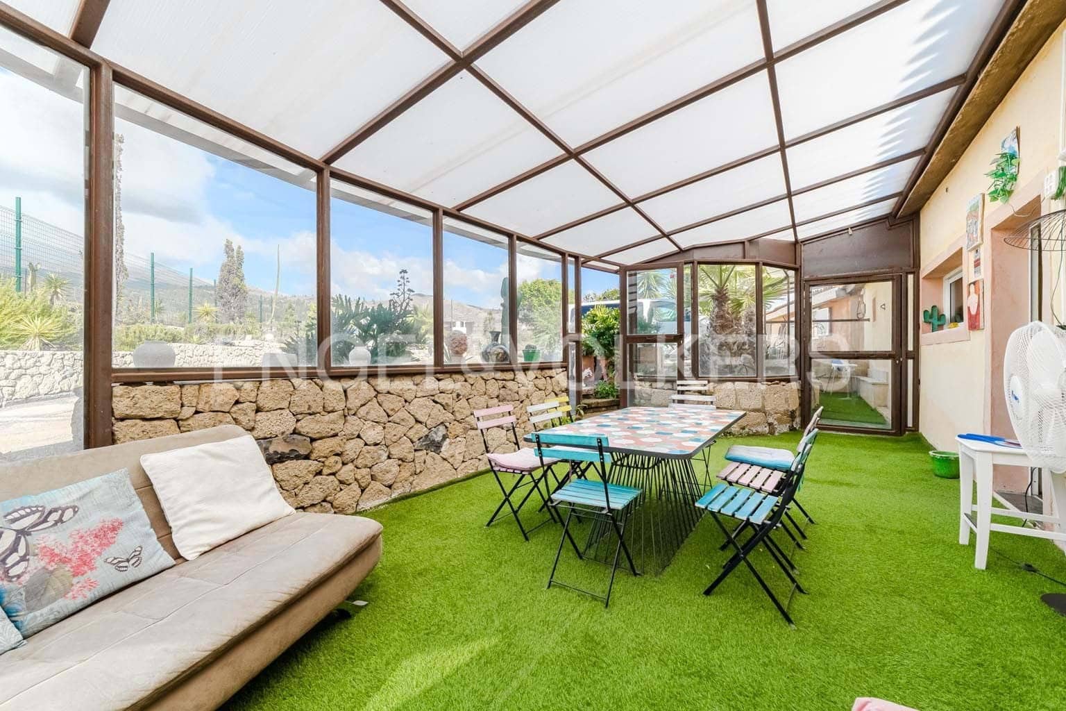 9 Zimmer Villa zu verkaufen in Arona - 799.000 € (Ref: 9465933)