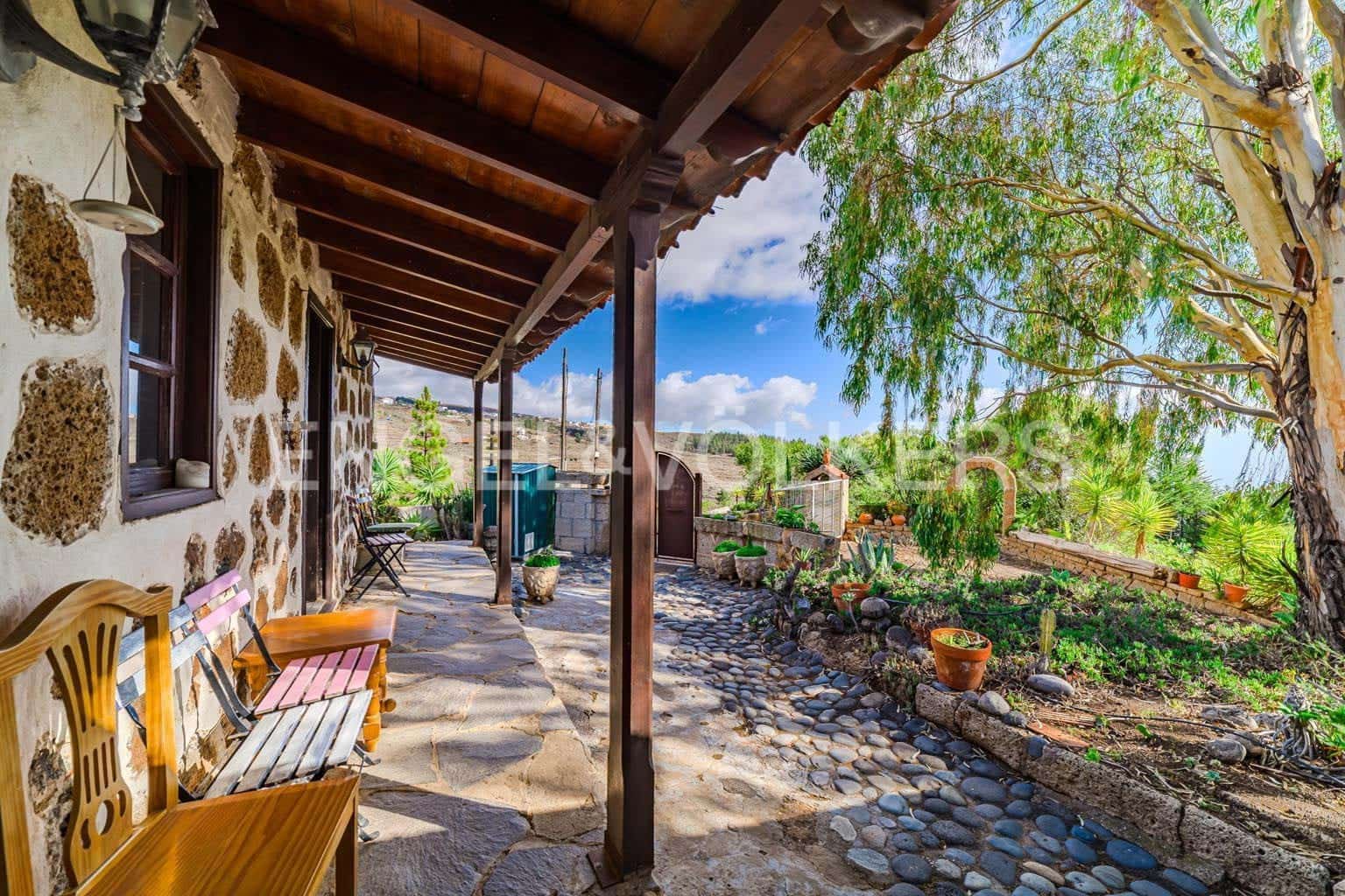 9 Zimmer Villa zu verkaufen in Arona - 799.000 € (Ref: 9465933)