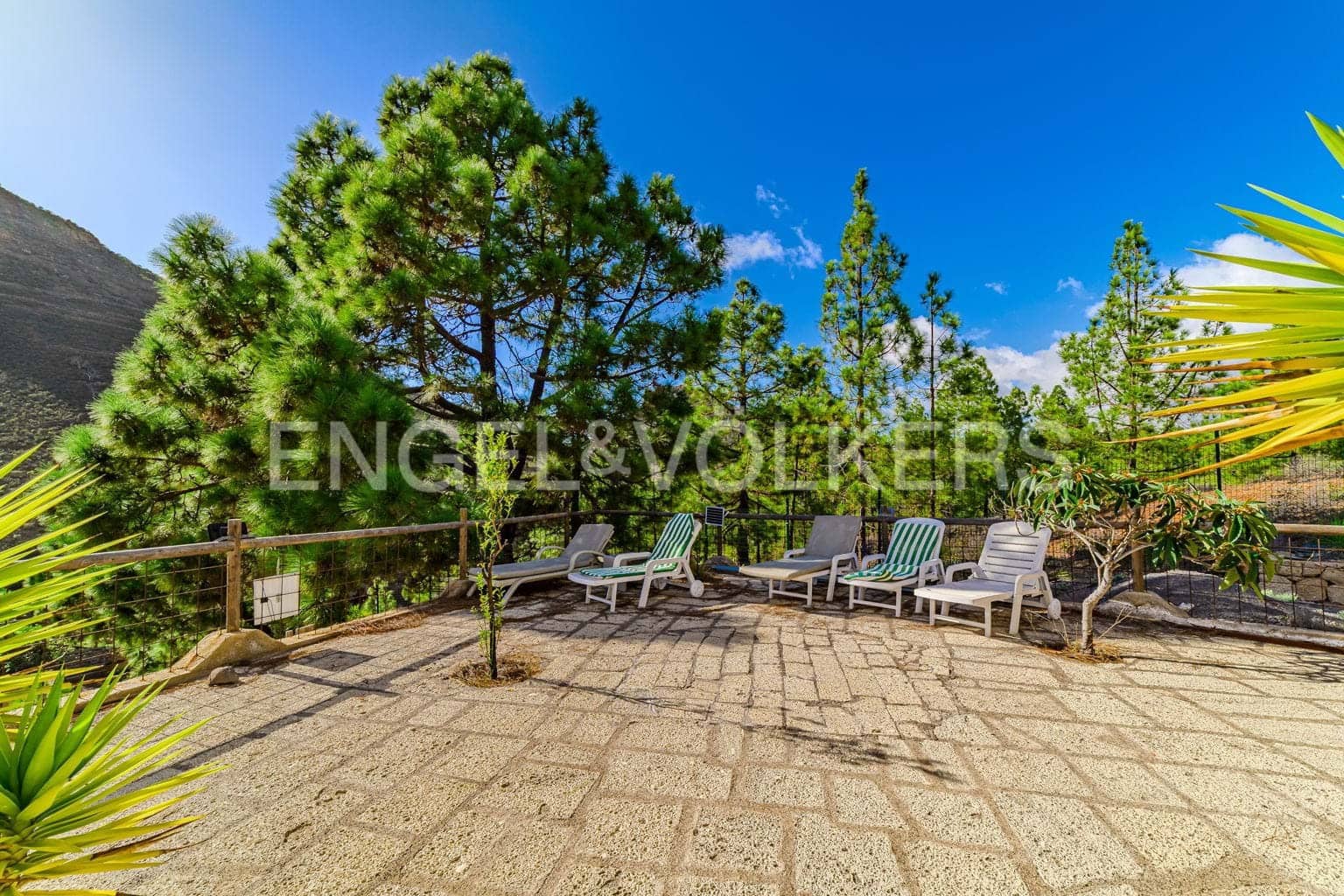 9 Zimmer Villa zu verkaufen in Arona - 799.000 € (Ref: 9465933)