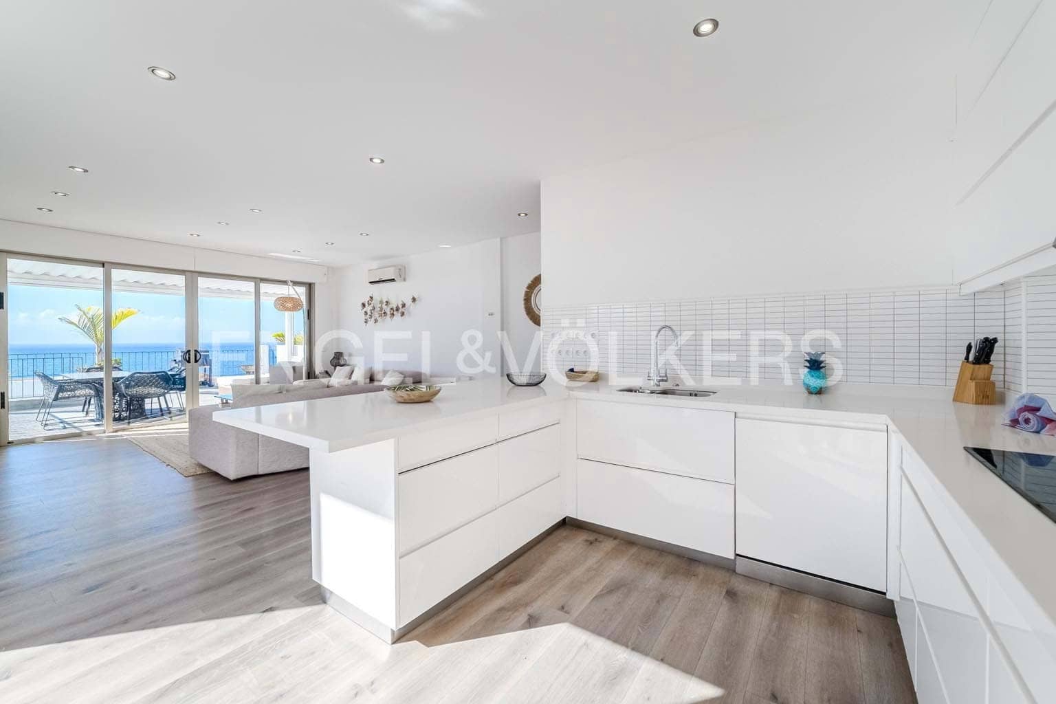 5 makuuhuone Huvila myytävänä paikassa Playa de la Arena mukana uima-altaan 
autotalli - 1 950 000 € (Ref: 9471503)