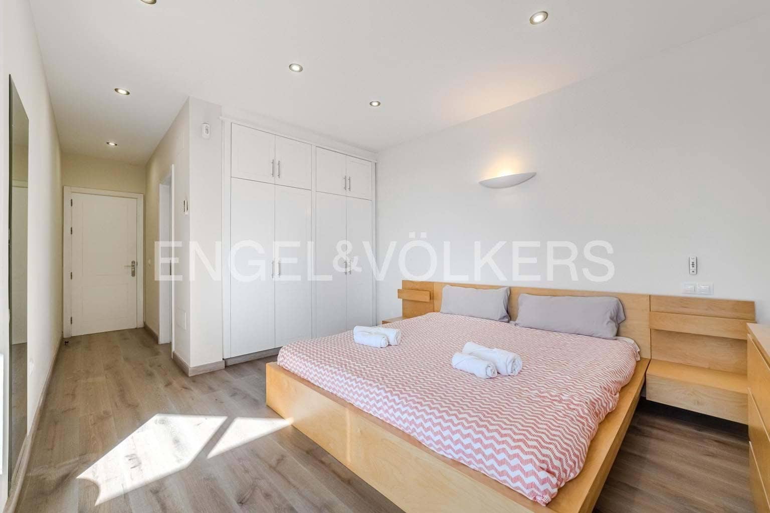 5 makuuhuone Huvila myytävänä paikassa Playa de la Arena mukana uima-altaan 
autotalli - 1 950 000 € (Ref: 9471503)