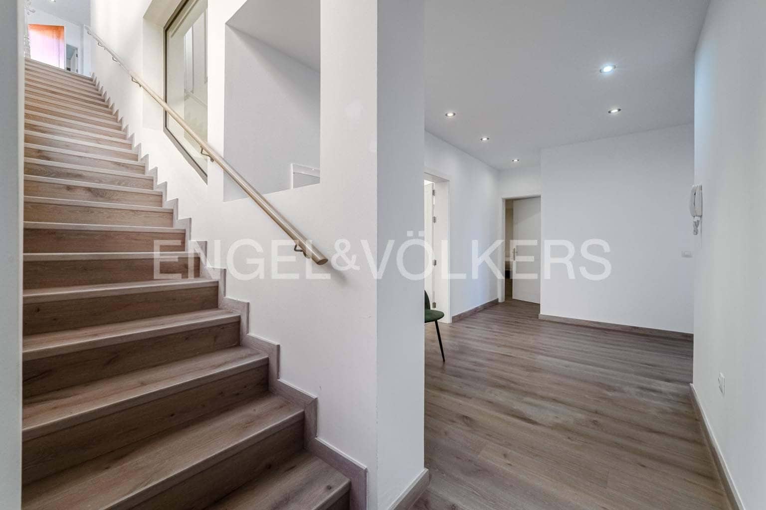 5 makuuhuone Huvila myytävänä paikassa Playa de la Arena mukana uima-altaan 
autotalli - 1 950 000 € (Ref: 9471503)