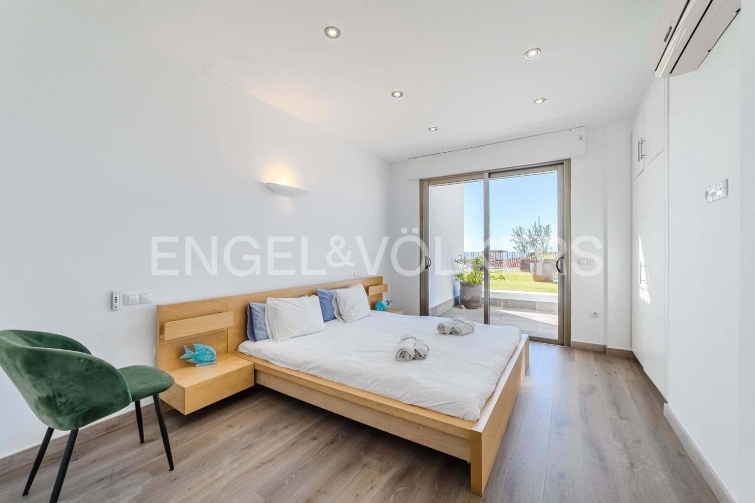 5 makuuhuone Huvila myytävänä paikassa Playa de la Arena mukana uima-altaan 
autotalli - 1 950 000 € (Ref: 9471503)