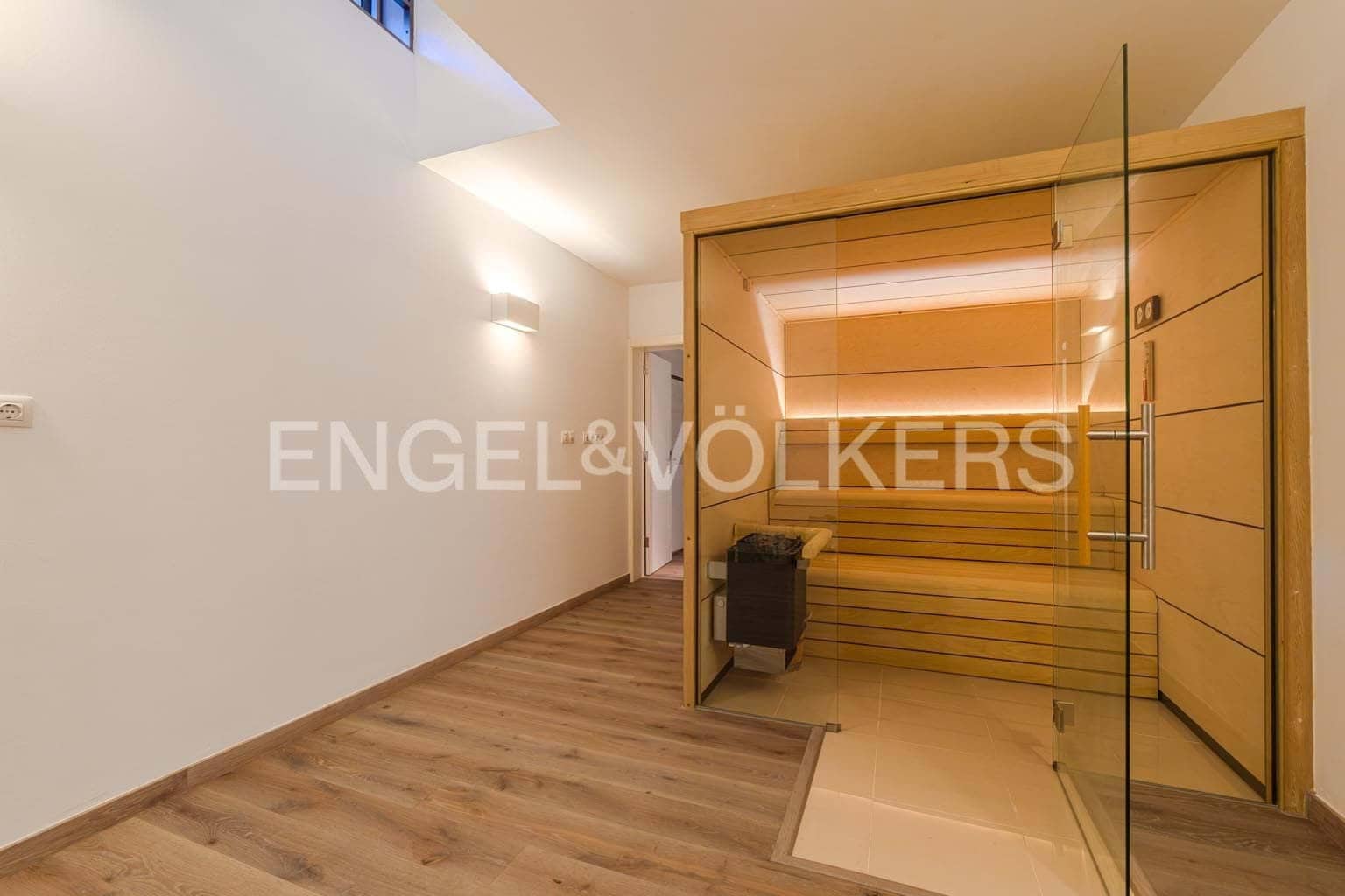 5 makuuhuone Huvila myytävänä paikassa Playa de la Arena mukana uima-altaan 
autotalli - 1 950 000 € (Ref: 9471503)