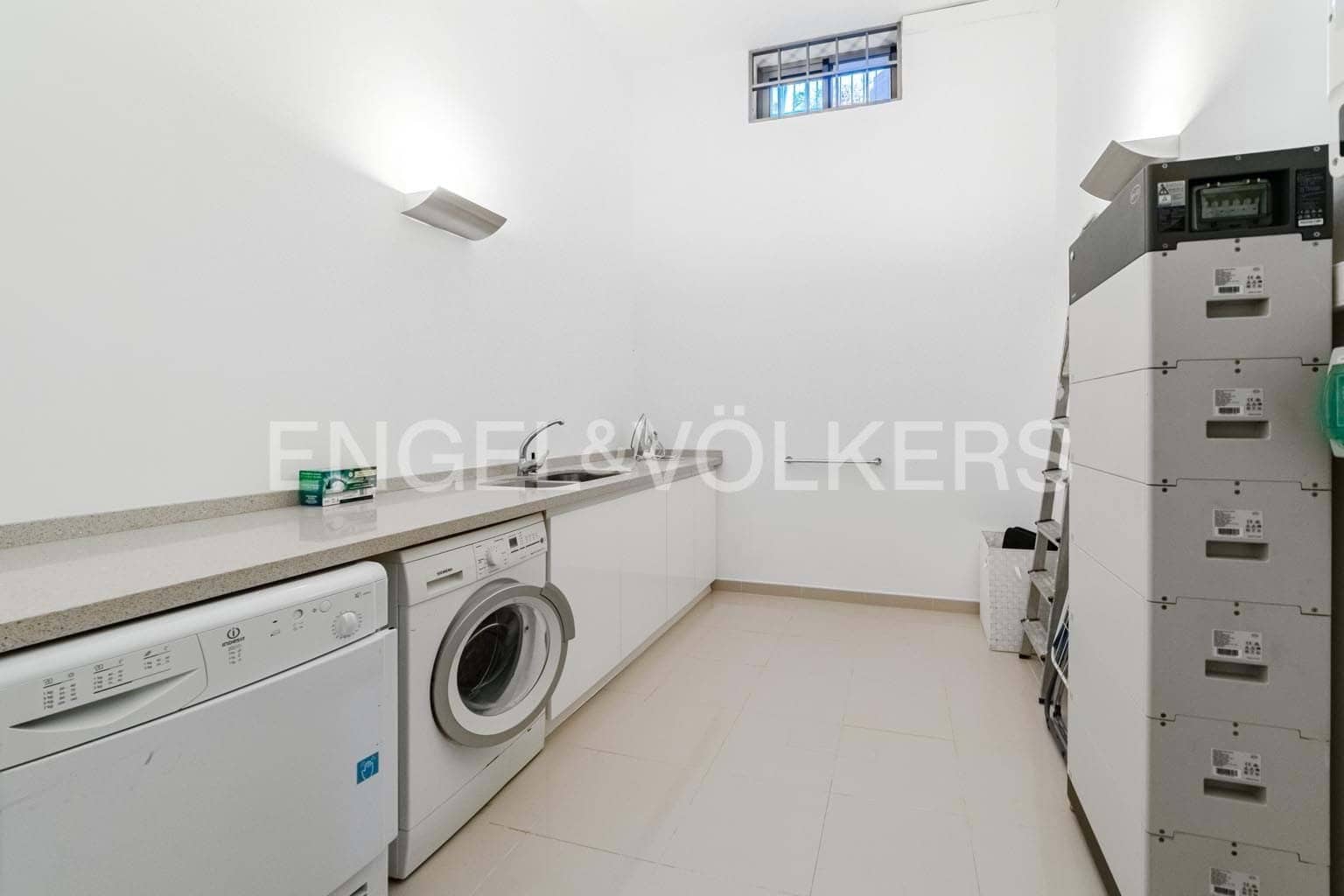 5 makuuhuone Huvila myytävänä paikassa Playa de la Arena mukana uima-altaan 
autotalli - 1 950 000 € (Ref: 9471503)