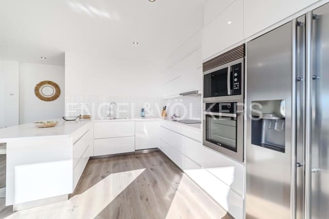 5 makuuhuone Huvila myytävänä paikassa Playa de la Arena, Santiago del Teide mukana uima-altaan 
autotalli - 1 950 000 € (Ref: 9471503)