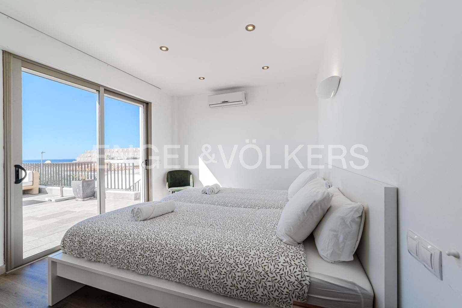 5 makuuhuone Huvila myytävänä paikassa Playa de la Arena mukana uima-altaan 
autotalli - 1 950 000 € (Ref: 9471503)