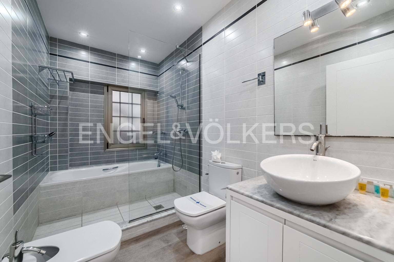 5 makuuhuone Huvila myytävänä paikassa Playa de la Arena mukana uima-altaan 
autotalli - 1 950 000 € (Ref: 9471503)