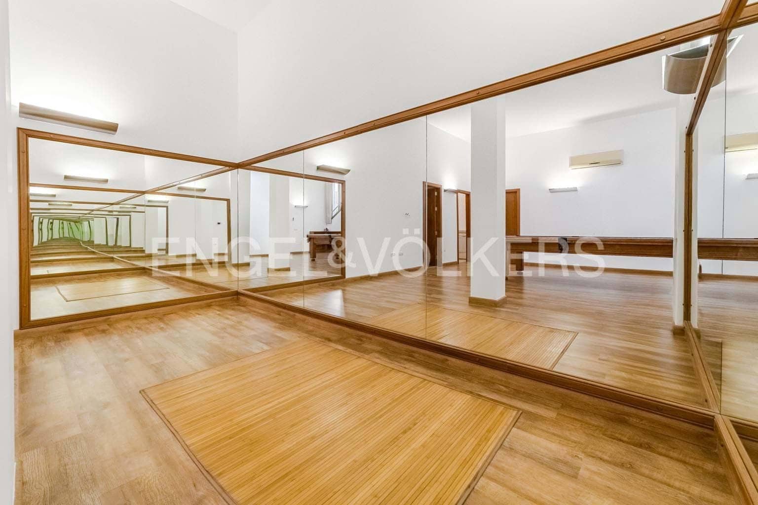 5 makuuhuone Huvila myytävänä paikassa Playa de la Arena mukana uima-altaan 
autotalli - 1 950 000 € (Ref: 9471503)