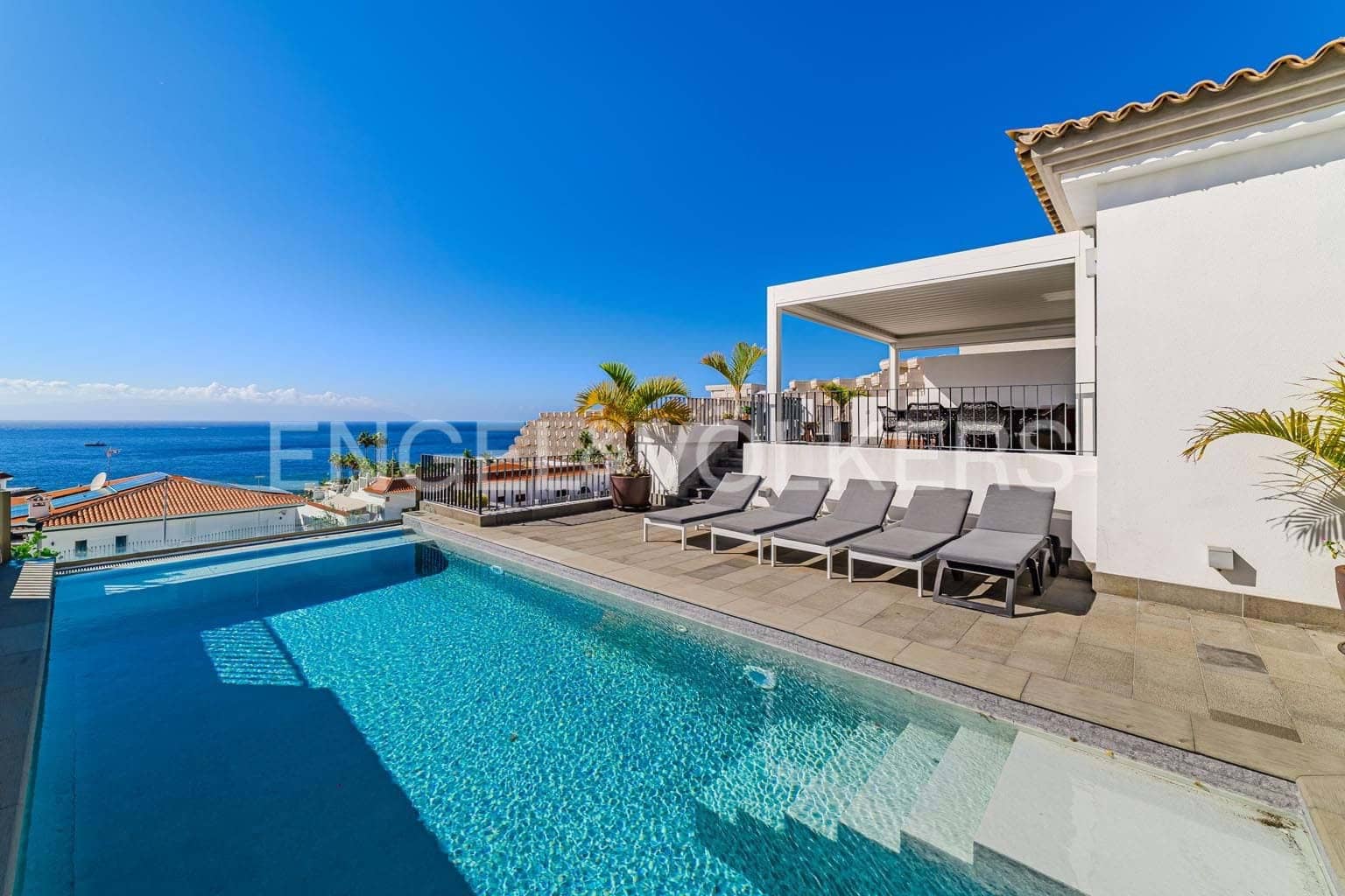 5 makuuhuone Huvila myytävänä paikassa Playa de la Arena mukana uima-altaan 
autotalli - 1 950 000 € (Ref: 9471503)