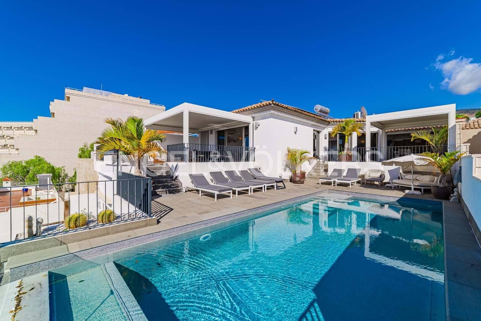 5 makuuhuone Huvila myytävänä paikassa Playa de la Arena mukana uima-altaan 
autotalli - 1 950 000 € (Ref: 9471503)