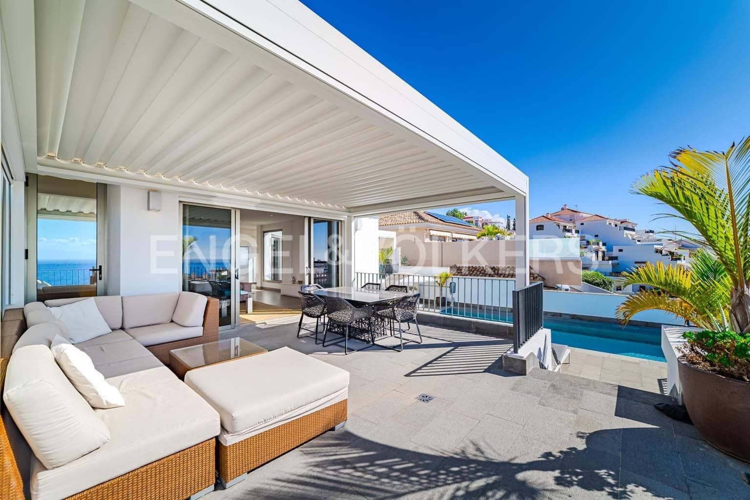 5 makuuhuone Huvila myytävänä paikassa Playa de la Arena mukana uima-altaan 
autotalli - 1 950 000 € (Ref: 9471503)