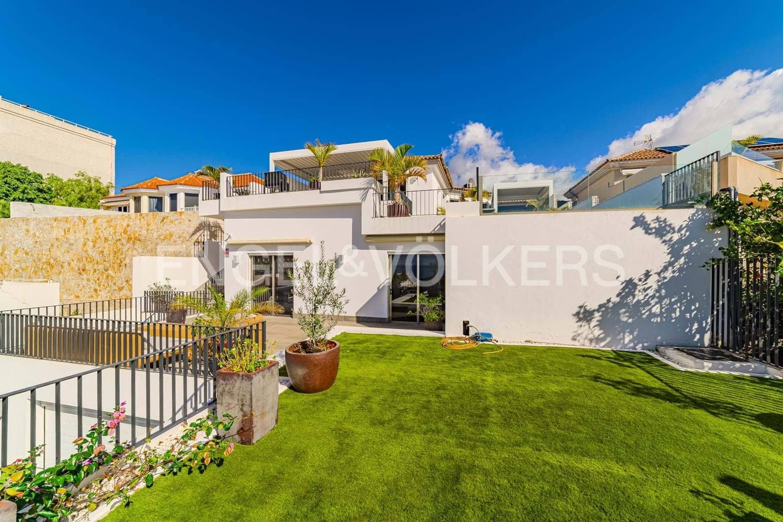 5 makuuhuone Huvila myytävänä paikassa Playa de la Arena mukana uima-altaan 
autotalli - 1 950 000 € (Ref: 9471503)