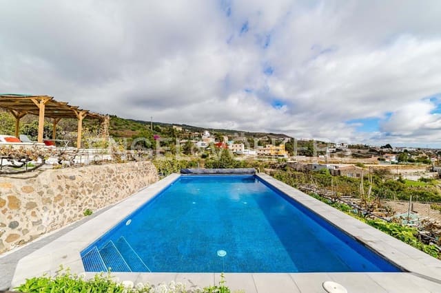 4 Zimmer Villa zu verkaufen in Granadilla de Abona mit Pool - 555.000 € (Ref: 9473467)