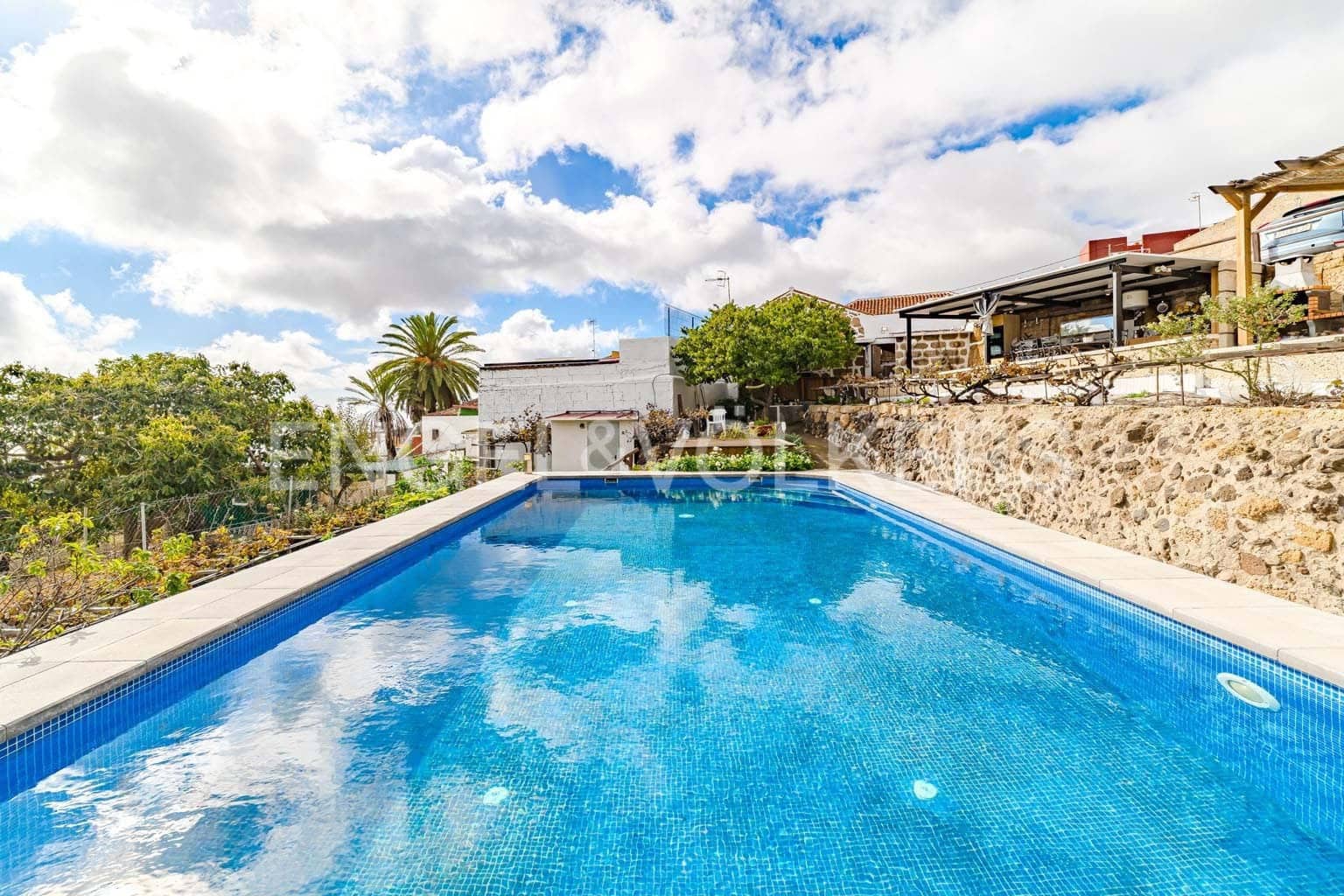 4 Zimmer Villa zu verkaufen in Granadilla de Abona mit Pool - 555.000 € (Ref: 9473467)