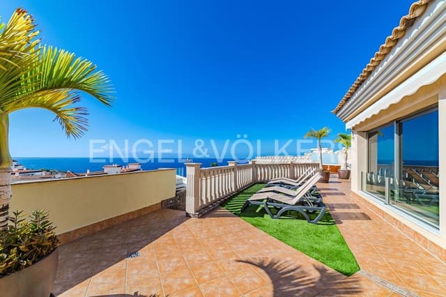 4 bedroom Villa for sale in Playa de la Arena, Santiago del Teide with pool garage - € 1,750,000 (Ref: 9474541)