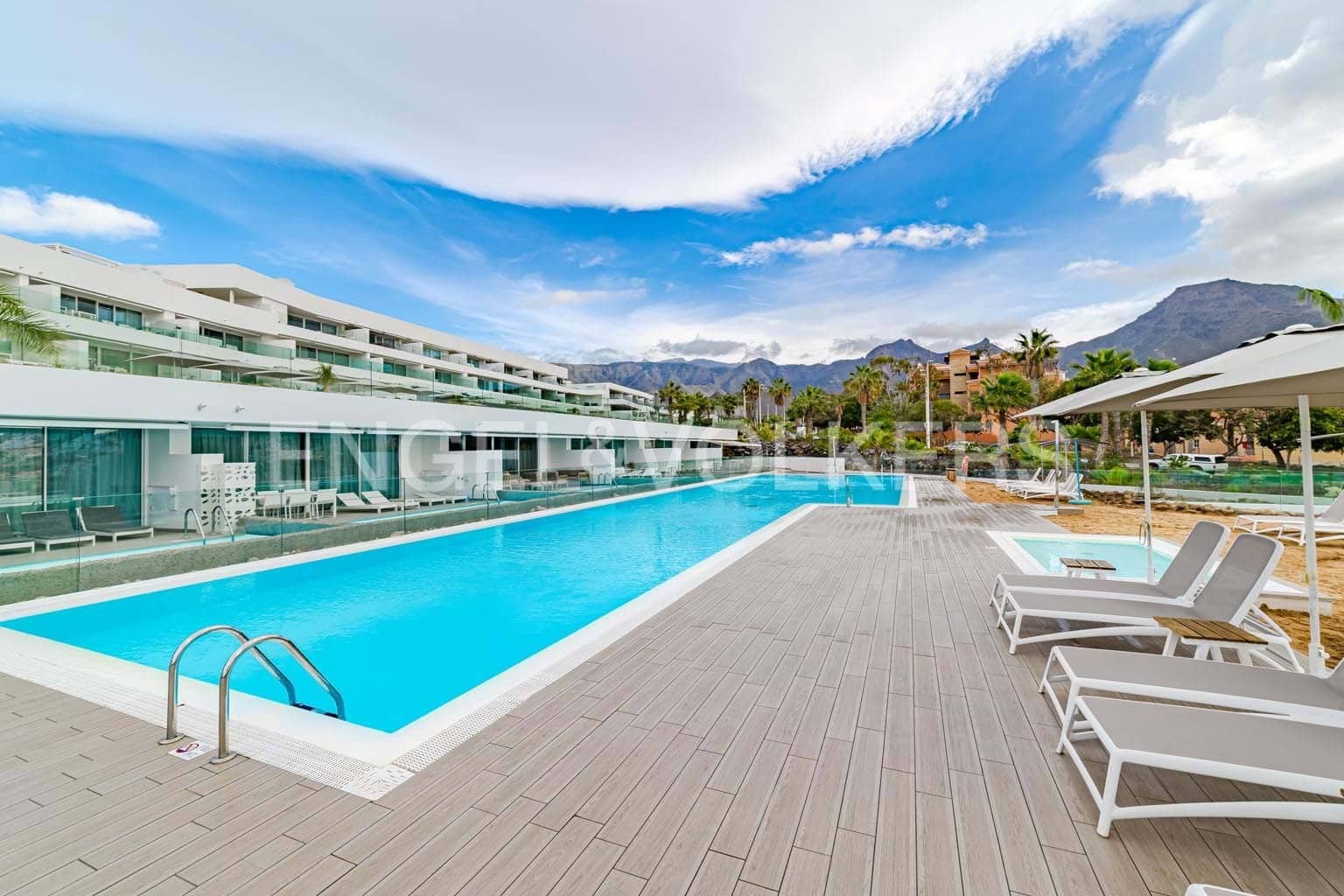 2 sypialnia Apartament na sprzedaż w Costa Adeje z basenem - 695 000 € (Ref: 9474542)