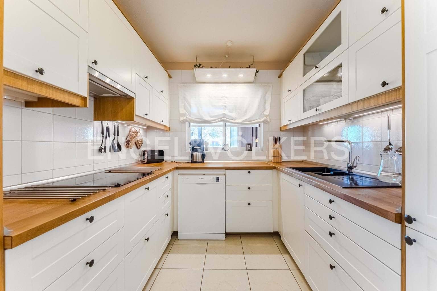 4 bedroom Villa for sale in Adeje - € 699,000 (Ref: 9490878)