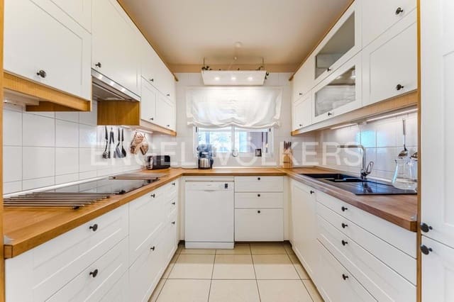 4 Zimmer Villa zu verkaufen in Adeje - 699.000 € (Ref: 9490878)