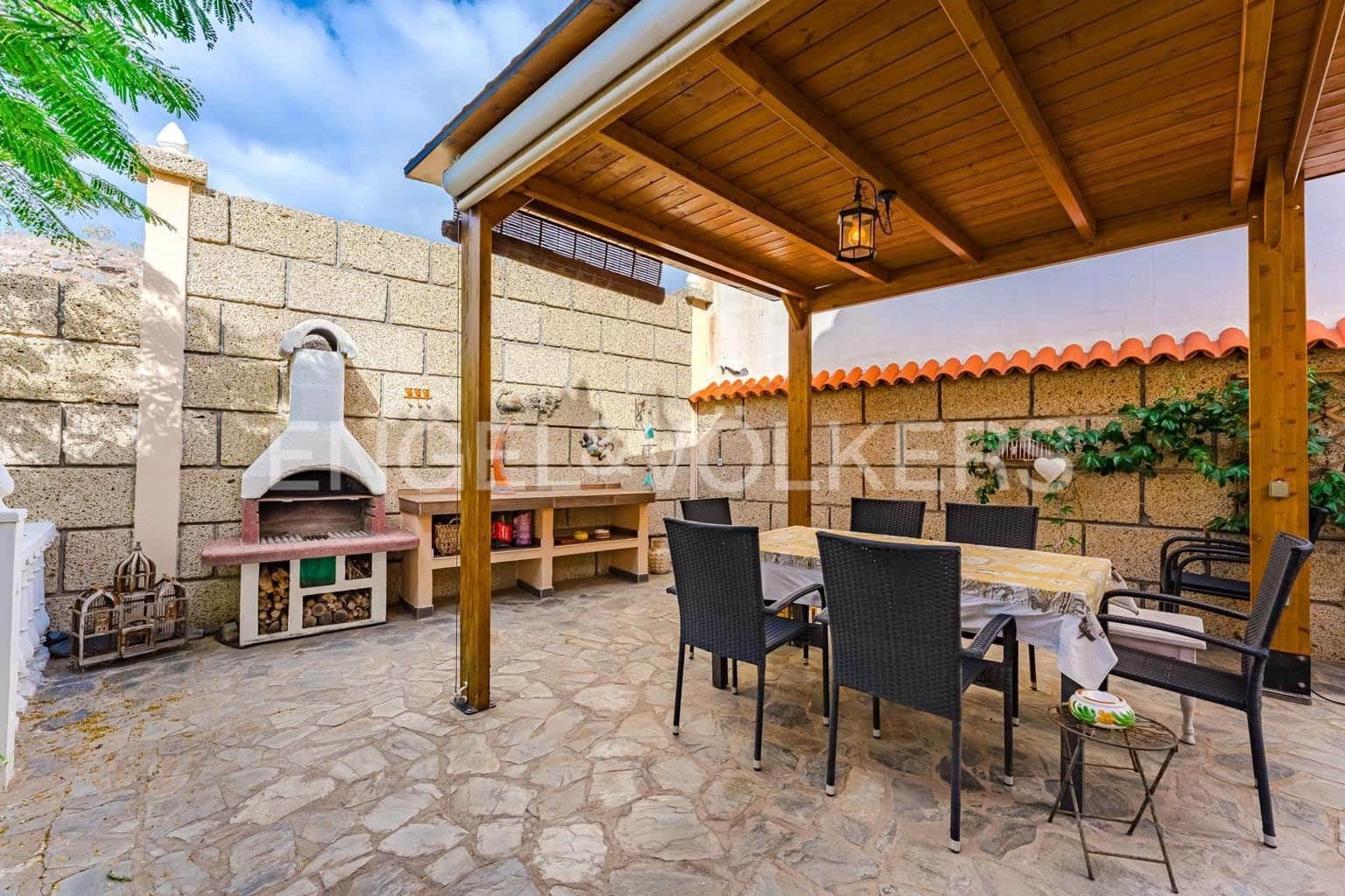 4 bedroom Villa for sale in Adeje - € 699,000 (Ref: 9490878)