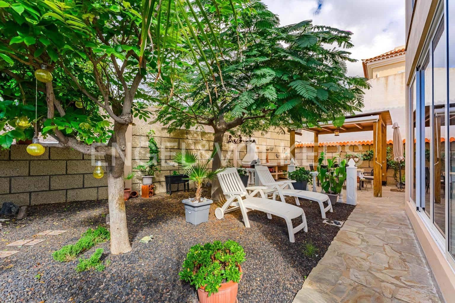 4 bedroom Villa for sale in Adeje - € 699,000 (Ref: 9490878)